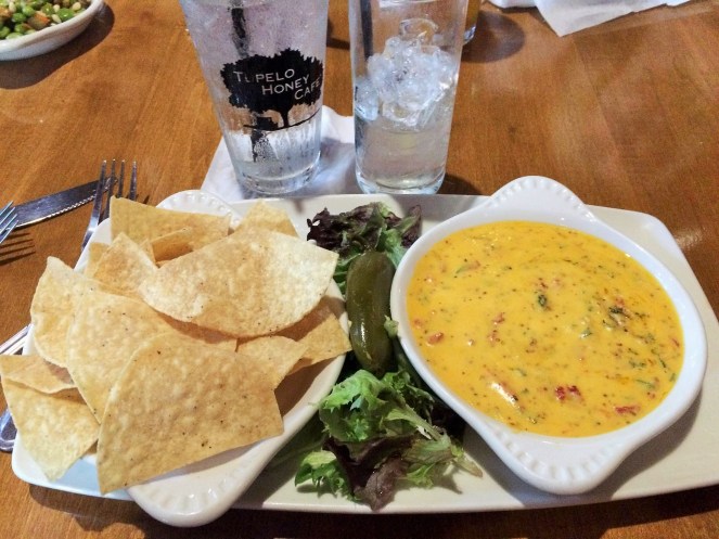 tupelohoneywarmpimientocheesedip